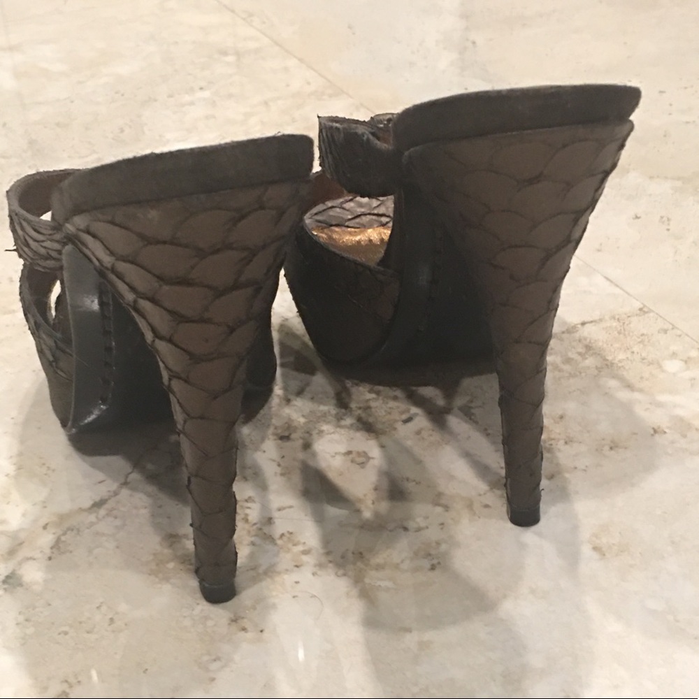 Pelle Moda Bronze high heel pumps - Picture 10 of 10